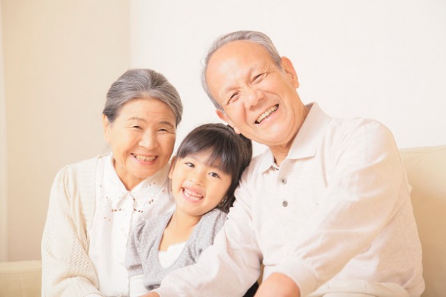 孫への生前贈与で相続税を節税するには？非課税で渡す方法と注意点